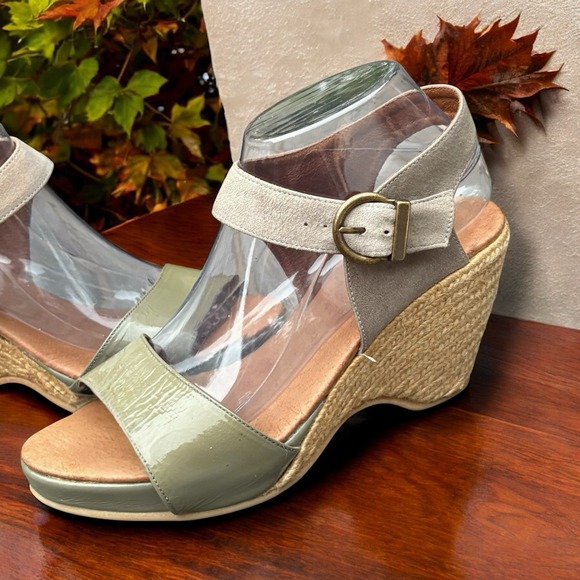 Eric Michael Nemo Olive/Taupe‎ Platform Wedge Sandal 9 - Picture 1 of 8